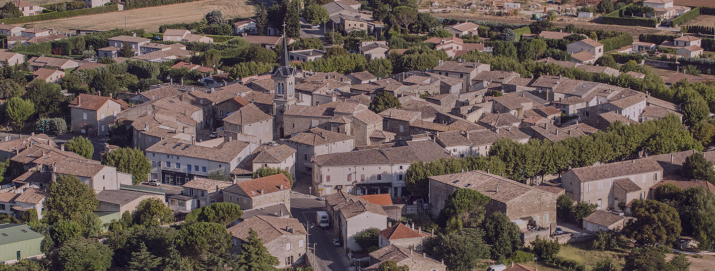 Village vue aerienne cleon d'andran